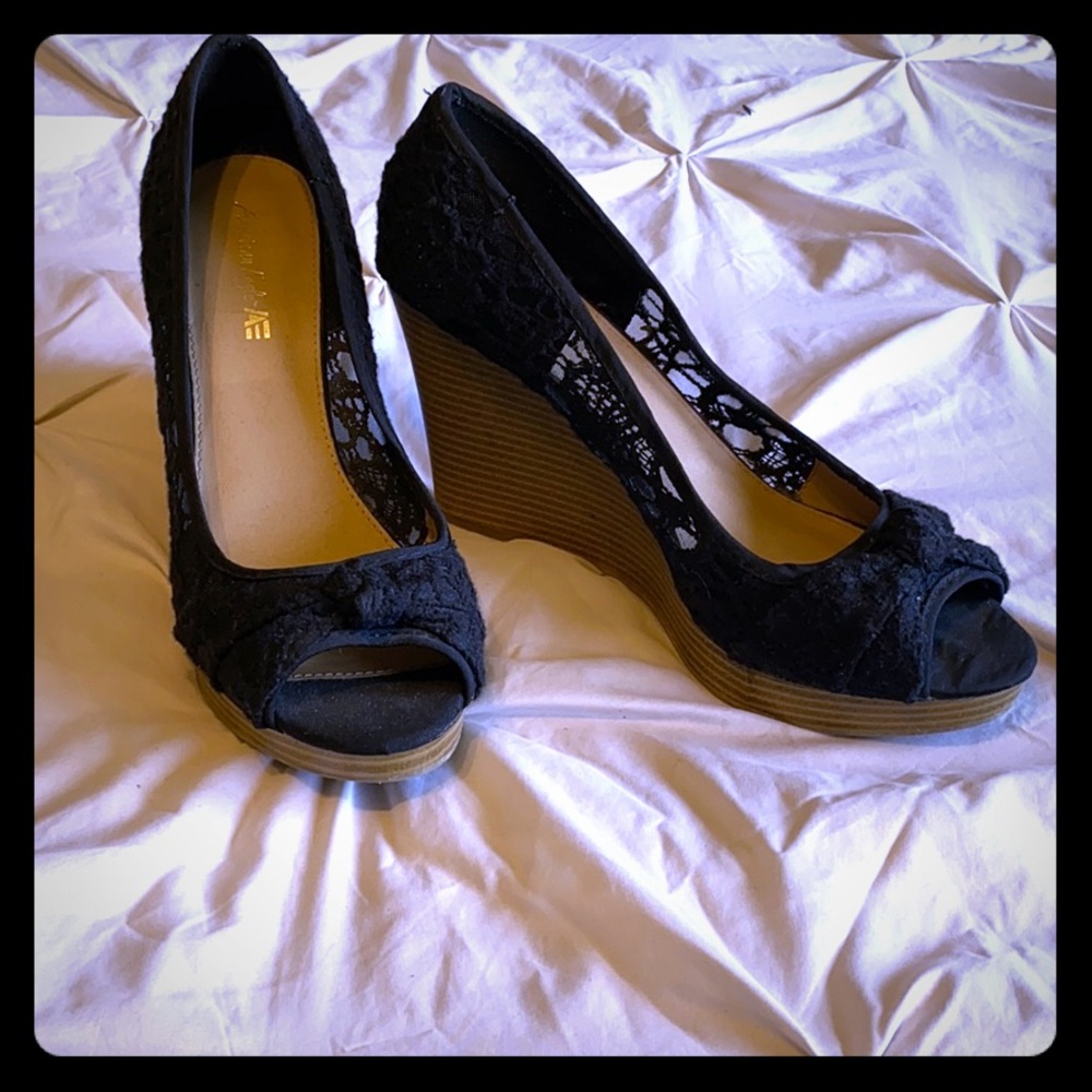 Lace Peep Toe Wedge